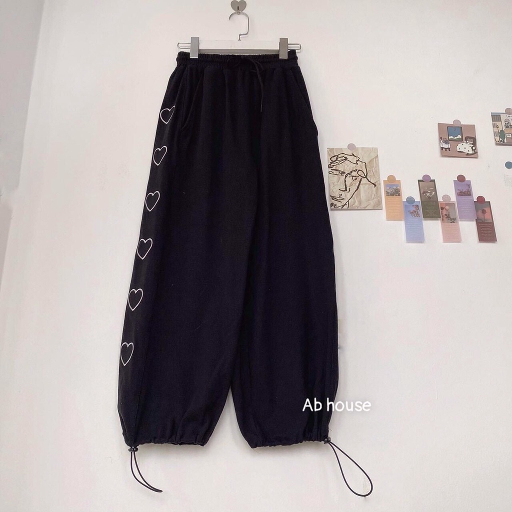 Quần jogger tim Closet có 2 màu Đen Trắng, chun ống from rộng Choose Us