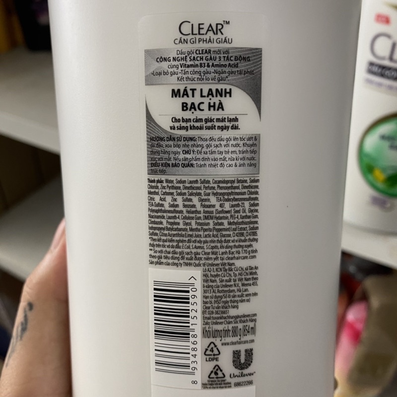 Dầu Gội Clear Mát Lạnh Bạc Hà &amp; Sạch Gầu 880g