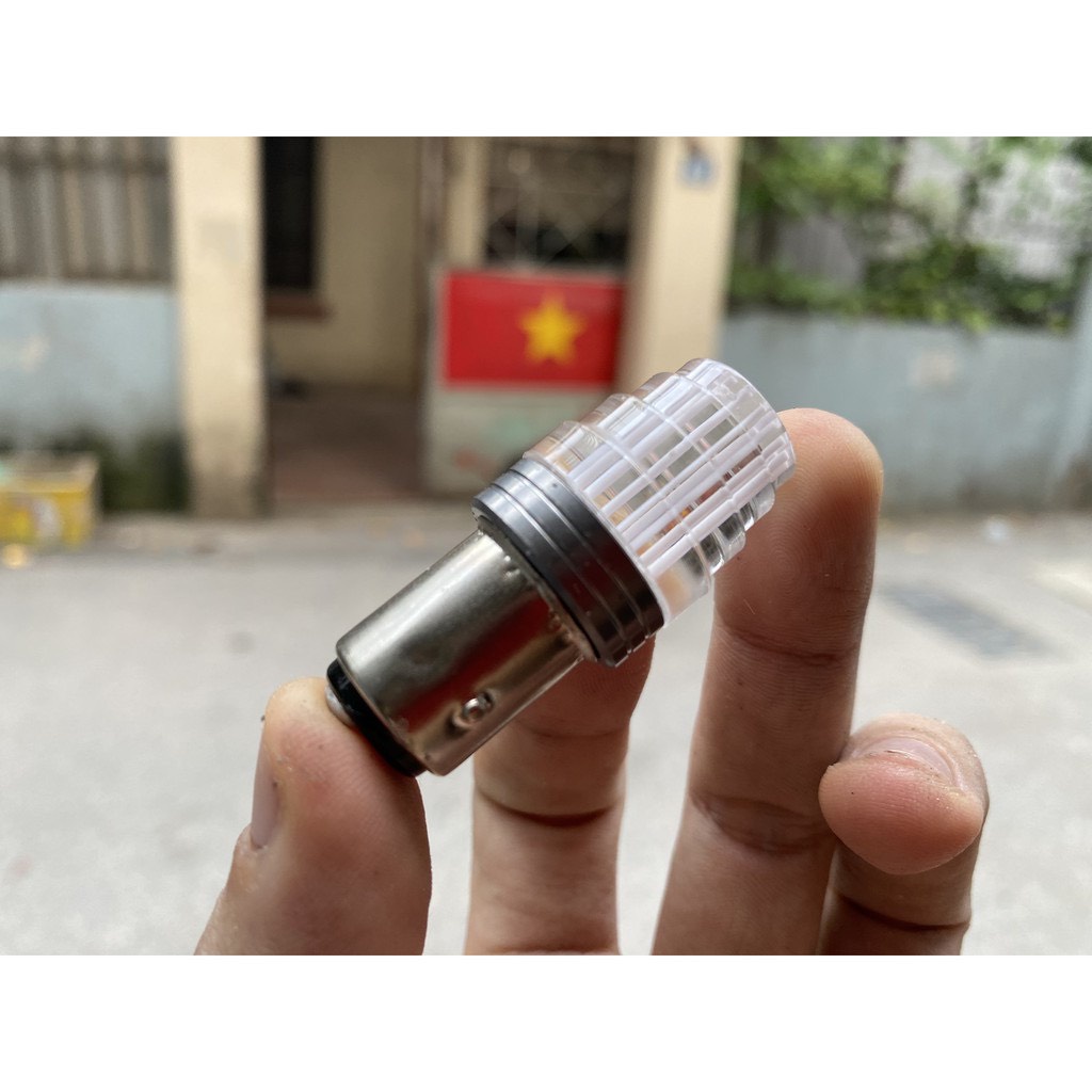 Đèn Led Hậu Nháy 7 Màu Gắn Xe Máy