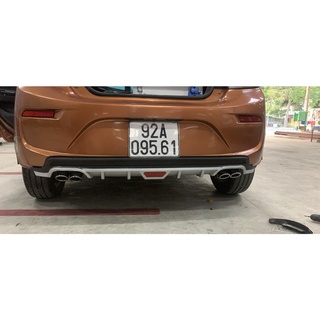 Lippo cản sau Mirage.