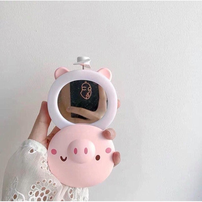 Quạt Mini Hình Con Heo Có Gương Đèn Tiện Lợi