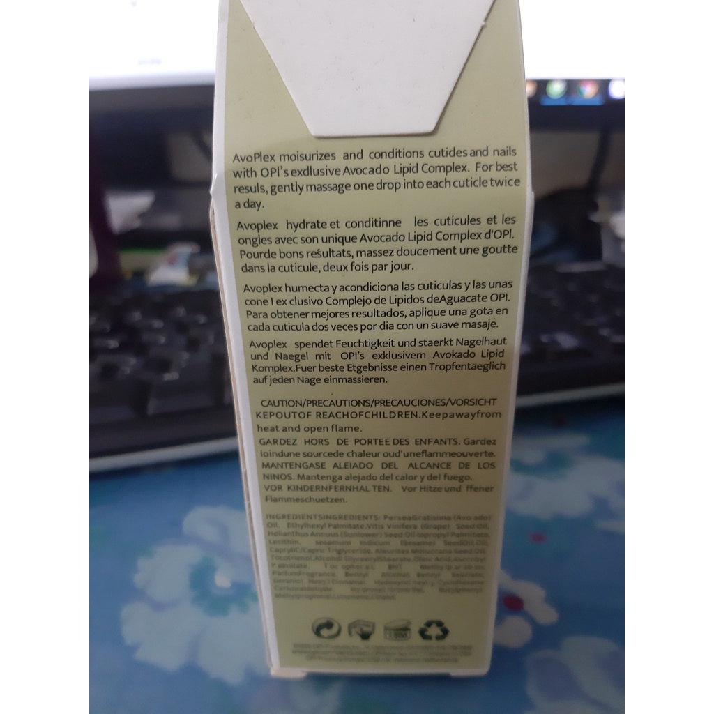 * Chuyên sản xuất cung cấp sỉ và lẻ toàn quốc * Sơn dưỡng OPI đủ loại 3 màu.