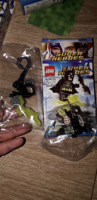 Lắp ráp 1 hộp LegoSuper Heroes Xe mô tô 1972