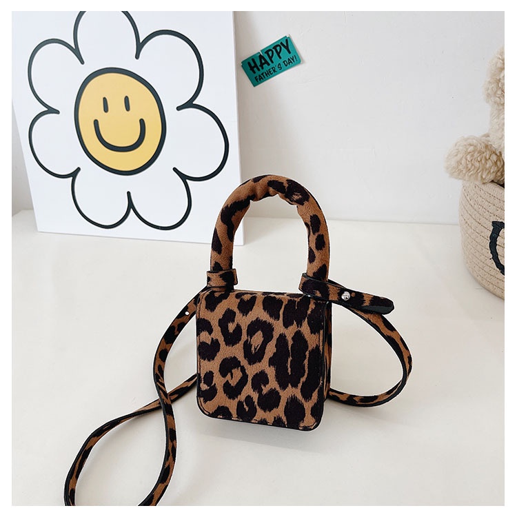 Túi đeo chéo Ielgy thiết kế nhỏ nhắn xinh xắn cho bé gái