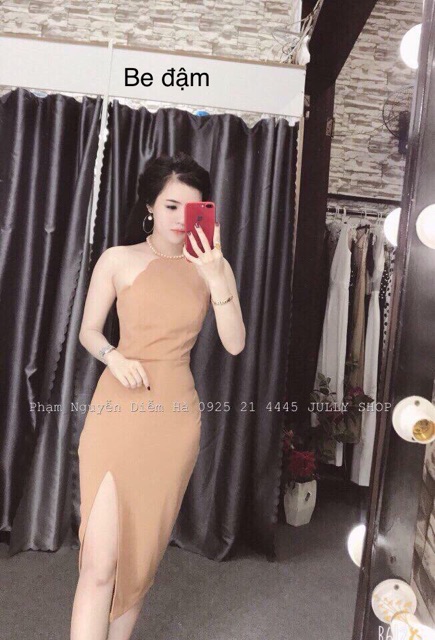 Váy body cổ yếm đính ngọc