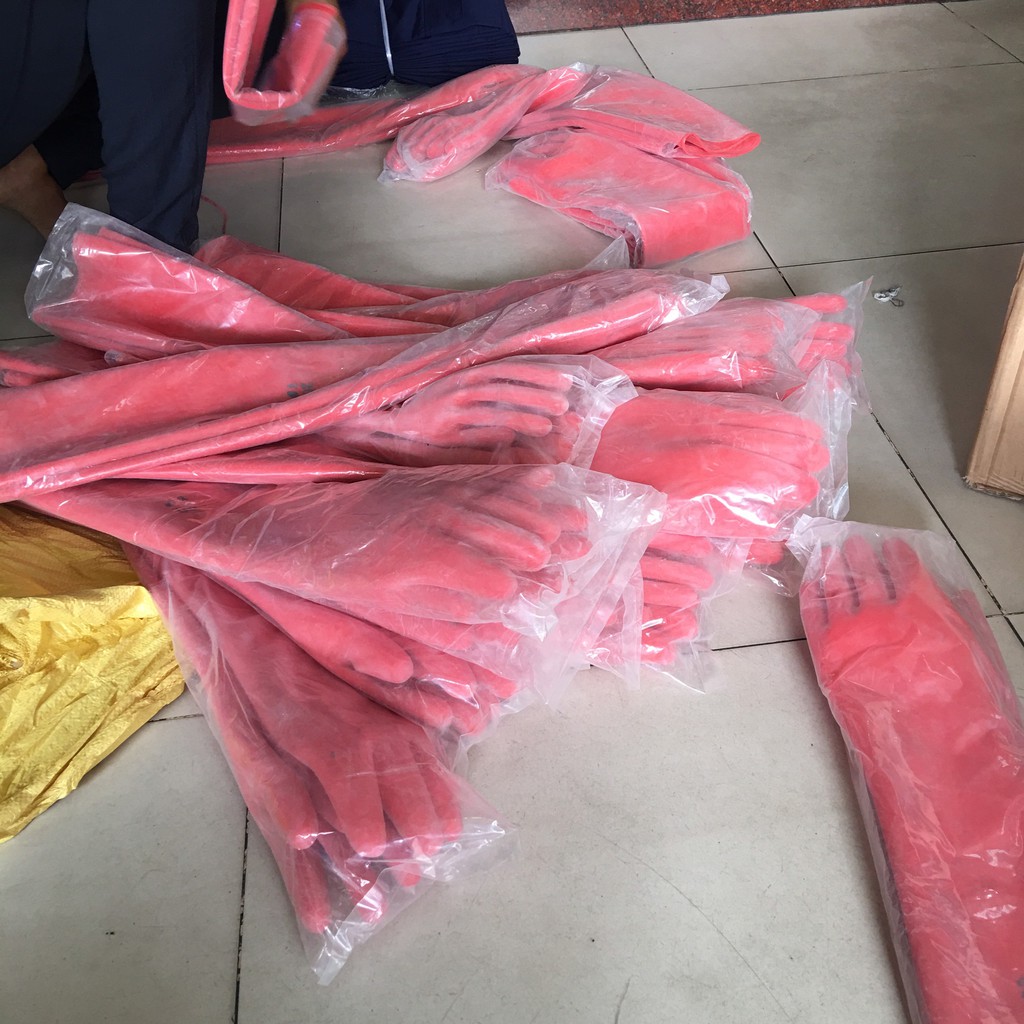 GĂNG TAY CAO SU ĐỎ DÀI 75cm