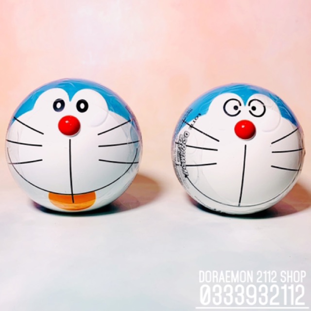 Kẹo gum kèm mô hình Doraemon