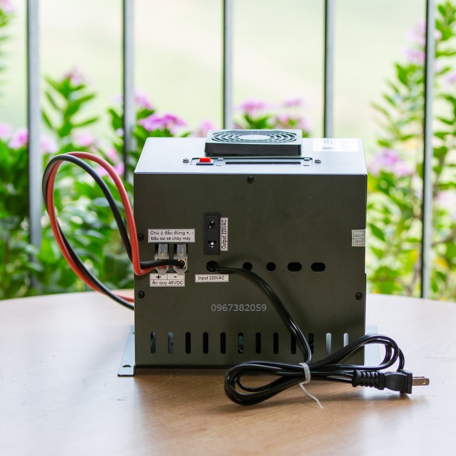 Máy kích chuyển điện bình ắc quy 48V lên 220V kiêm sạc bình tự ngắt, Sóng Sin chuẩn hàng NHẬT BẢN công suất 1.500VA/850W