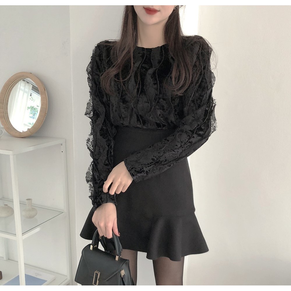 Bộ Áo Phối Ren Dài Tay + Chân Váy Lưng Cao Màu Đen Cho Nữ 39077