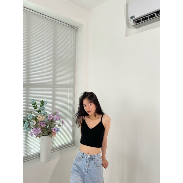 Áo 2 dây cổ V chất thun gân co giãn sexy rất thích hợp với mùa hè