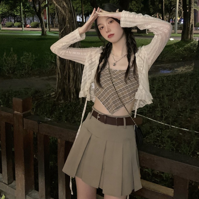 Chân váy ngắn xếp ly phối dây thắt lưng + Áo cardigan nữ Tay dài + Áo yếm nữ hở lưng sexy Mùa Hè Hàn Quốc