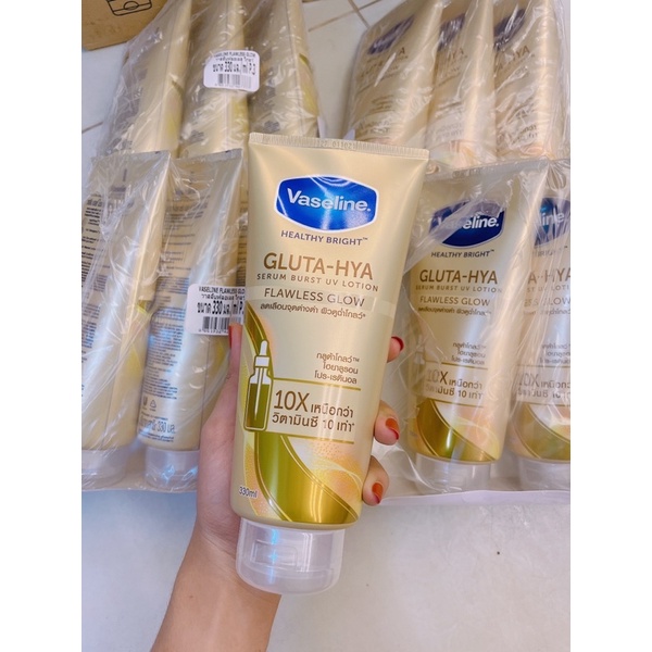 Dưỡng Thể VASELINE 10X SERUM GLUTA-HYA