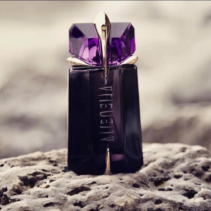 Nước hoa Alien