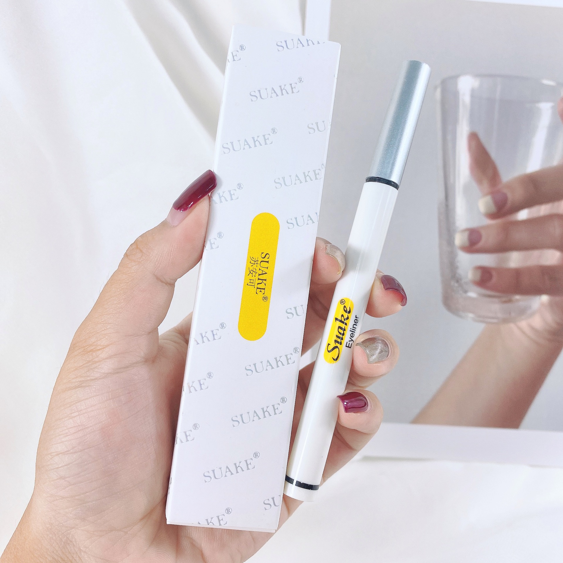 Kẻ Mắt Dạng Lỏng Chống Thấm Nước Trang Điểm Nhanh Khô Lâu Trôi Không Nhòe Tiện Dụng | BigBuy360 - bigbuy360.vn