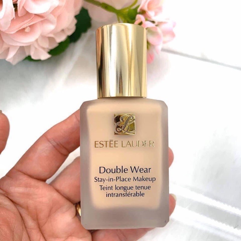 Kem lót Double Wear Stay in Place nổi tiếng dành cho da nhờn của Estee Lauder
