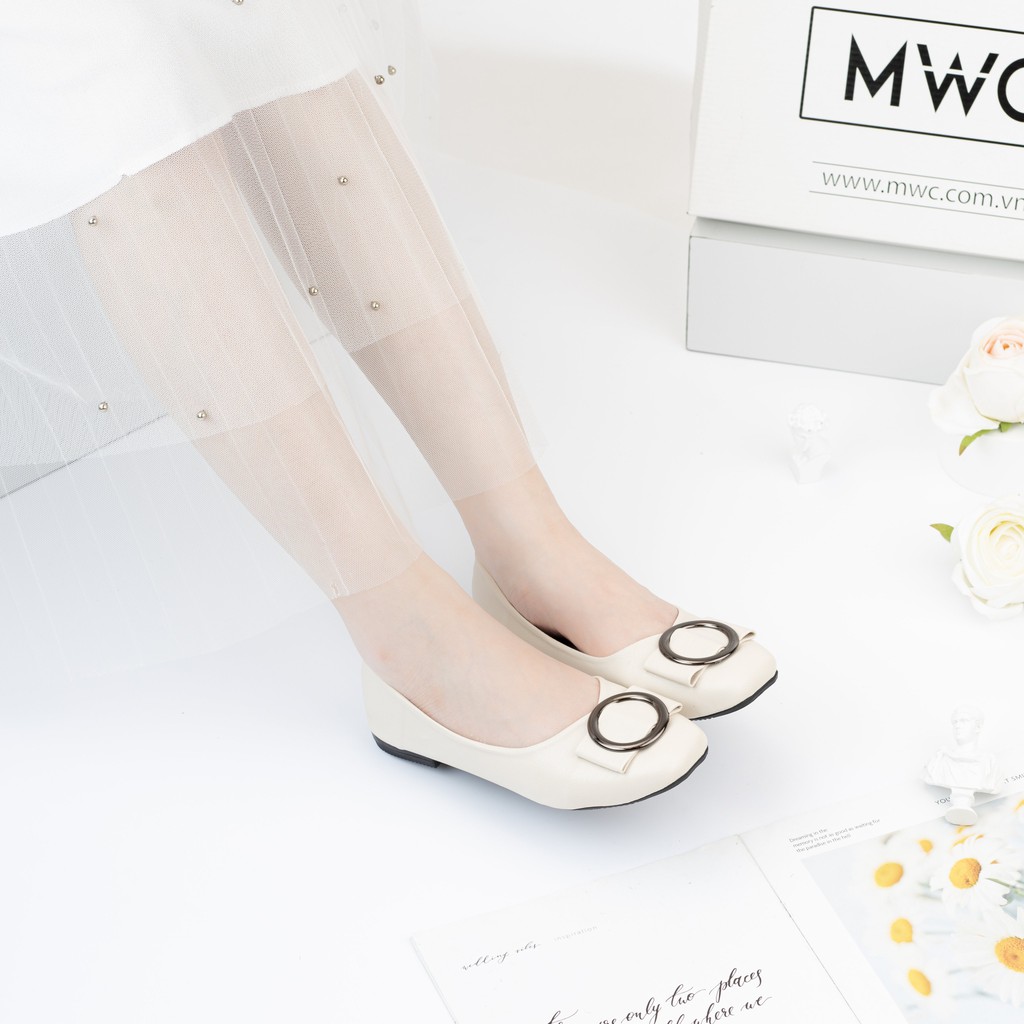 Giày búp bê mũi vuông đính khóa MWC NUBB- 2143