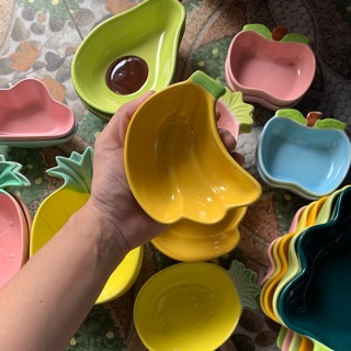 Chén sứ bát sư hình chuối