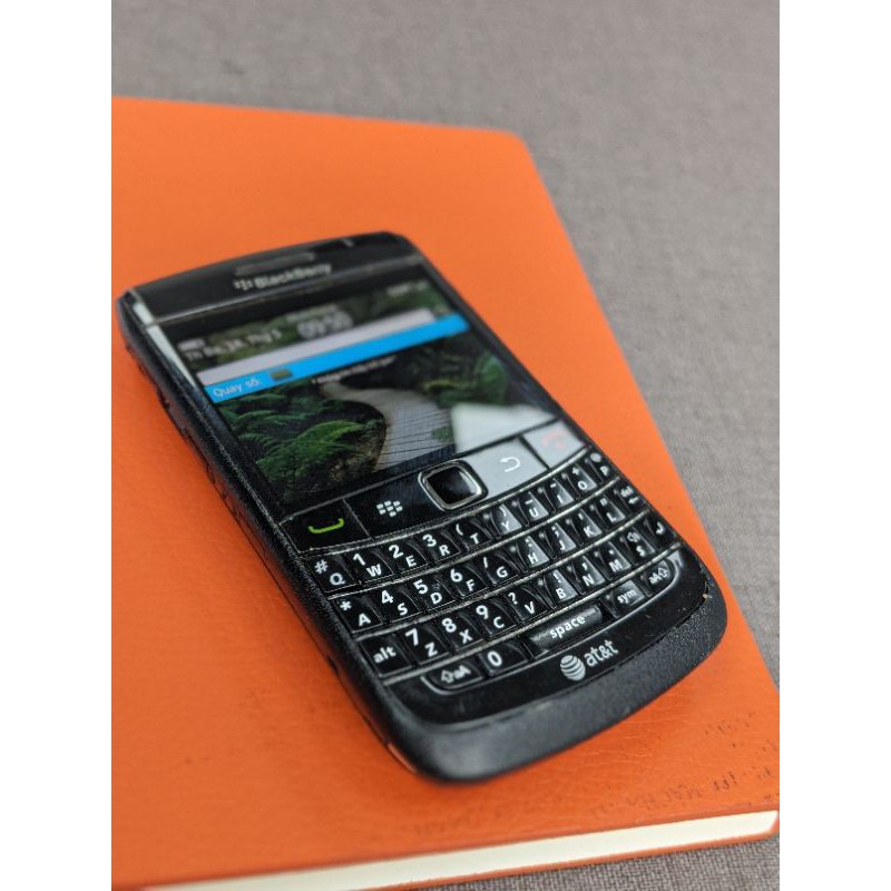 Điện thoại cũ Blackberry Bold 9700