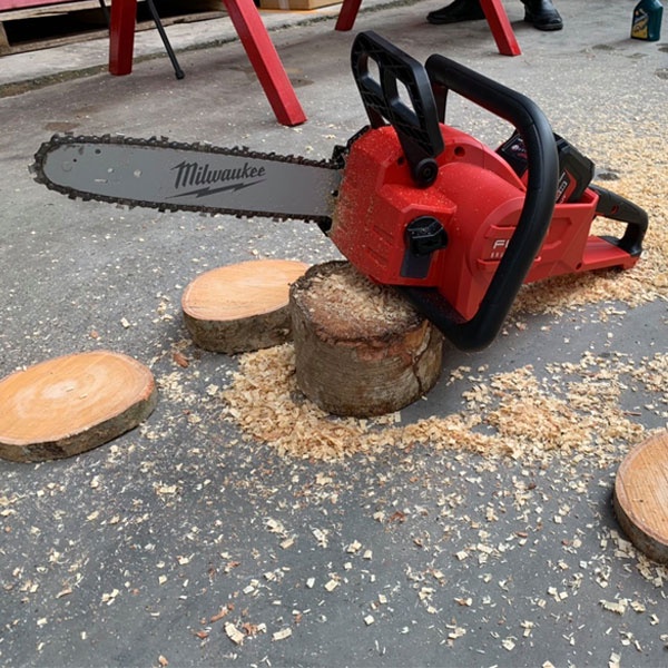 Máy cưa xích M18 Milwaukee FCHSC-0G0