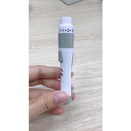 Bộ 100 kim lấy máu + Bút chích máu dành cho máy thử đường huyết