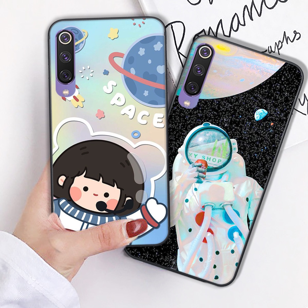 Ốp lưng Xiaomi Mi 9 - Mi 9 SE mẫu  vũ trụ cute đáng yêu, ốp phi hành gia