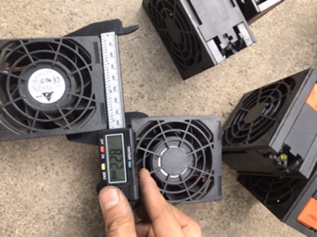 Quạt server Hp delta 12v 1.35A , vuông 8cm có khung bảo vệ full