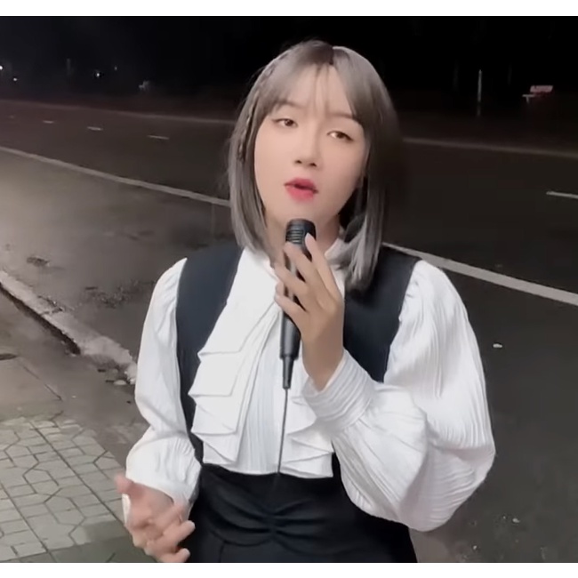 Mic P89 P88 có dây   loa mini nhỏ