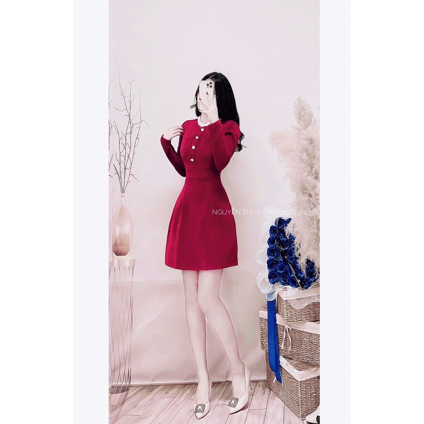 VÁY NHUNG ĐỎ XÒE TAY DÀI PHỐI NÚT TRẮNG VÀ 2 TÚI NGỰC 141221