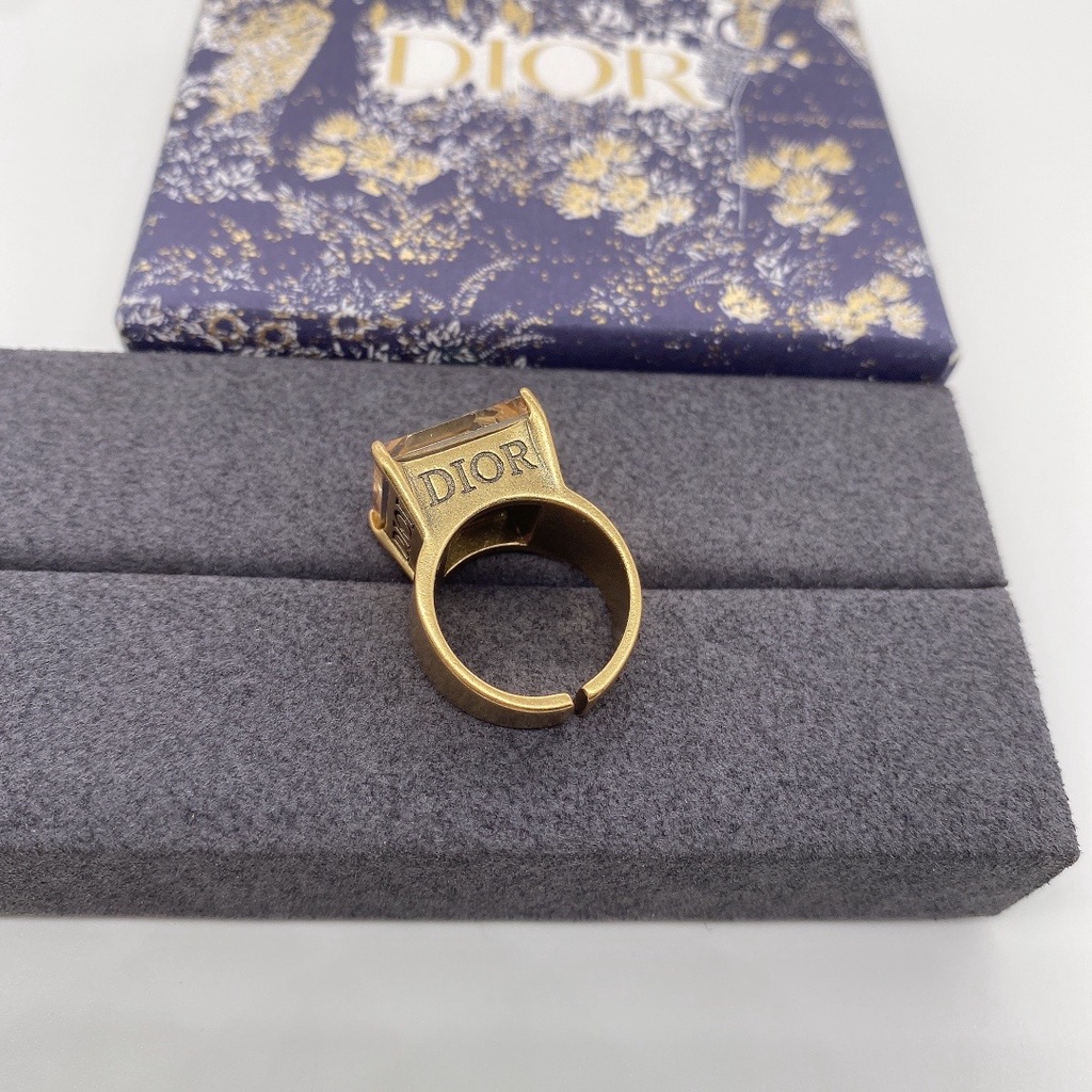 Nhẫn Dior Khắc Chữ Thời Trang Thanh Lịch