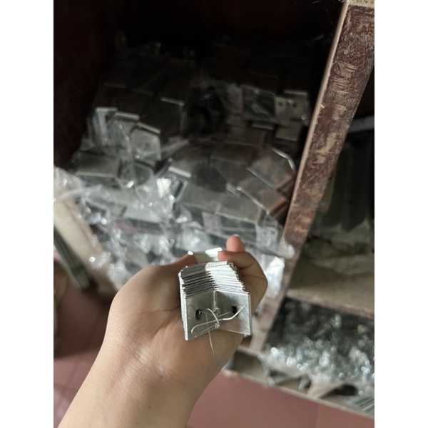 Ke 2 vít, ke góc 2 vít bắt tủ