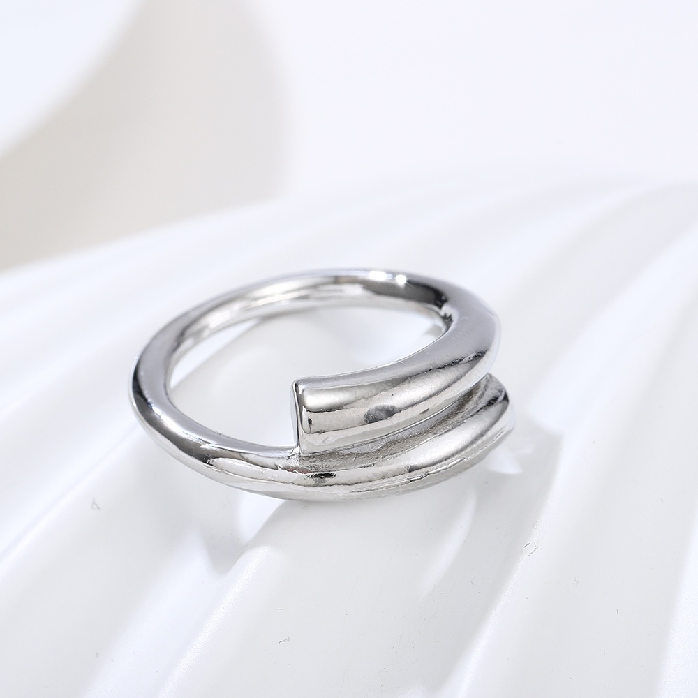 1 nhẫn đeo tay phong cách vintage thời trang