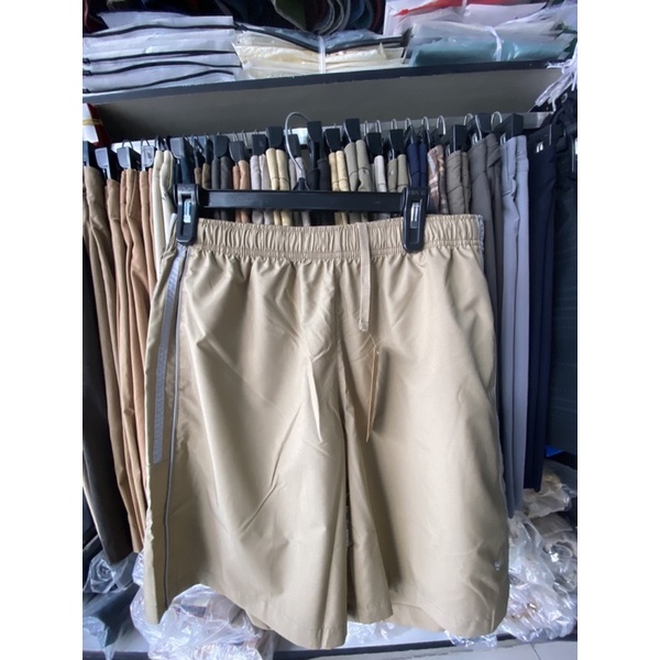 Quần short  việt tiến chính hãng giá 160k giảm còn 99k