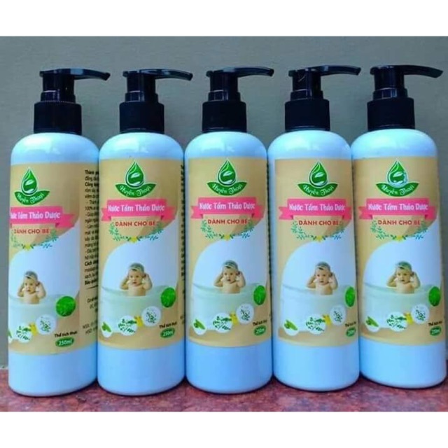 Nước tắm thảo dược dành cho bé