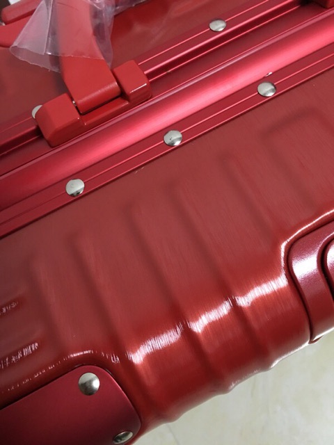 Vali khung nhôm khoá sập chống xướt Luxury