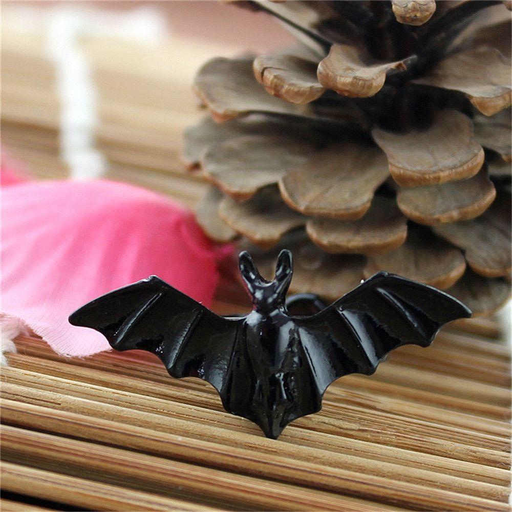 Khuyên Tai Hình Dơi Màu Đen Cá Tính Cho Dịp Halloween