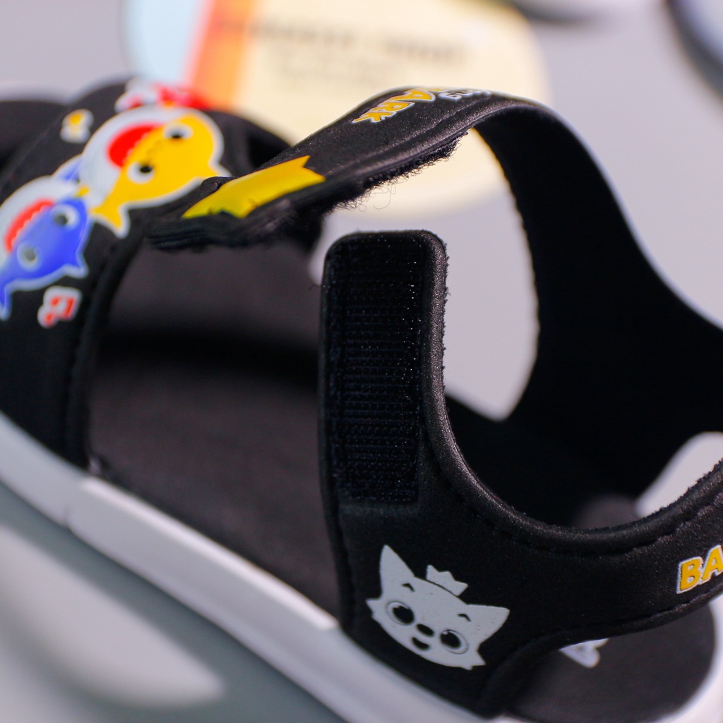 Sandal trẻ em baby shark mẫu mới chống trơn trượt