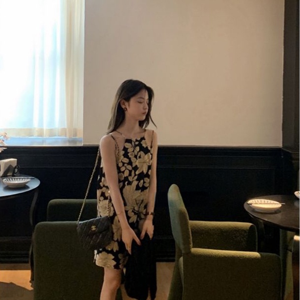 Đầm Perty in hoa hai dây hở vai phong cách Hàn Quốc dành cho nữ