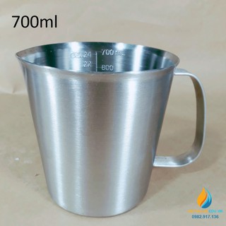 Ca inox 304 có vạch chia tay cầm dung tích 700ml không nắp