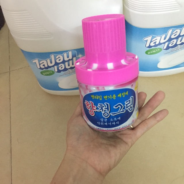 Chai thả bồn cầu