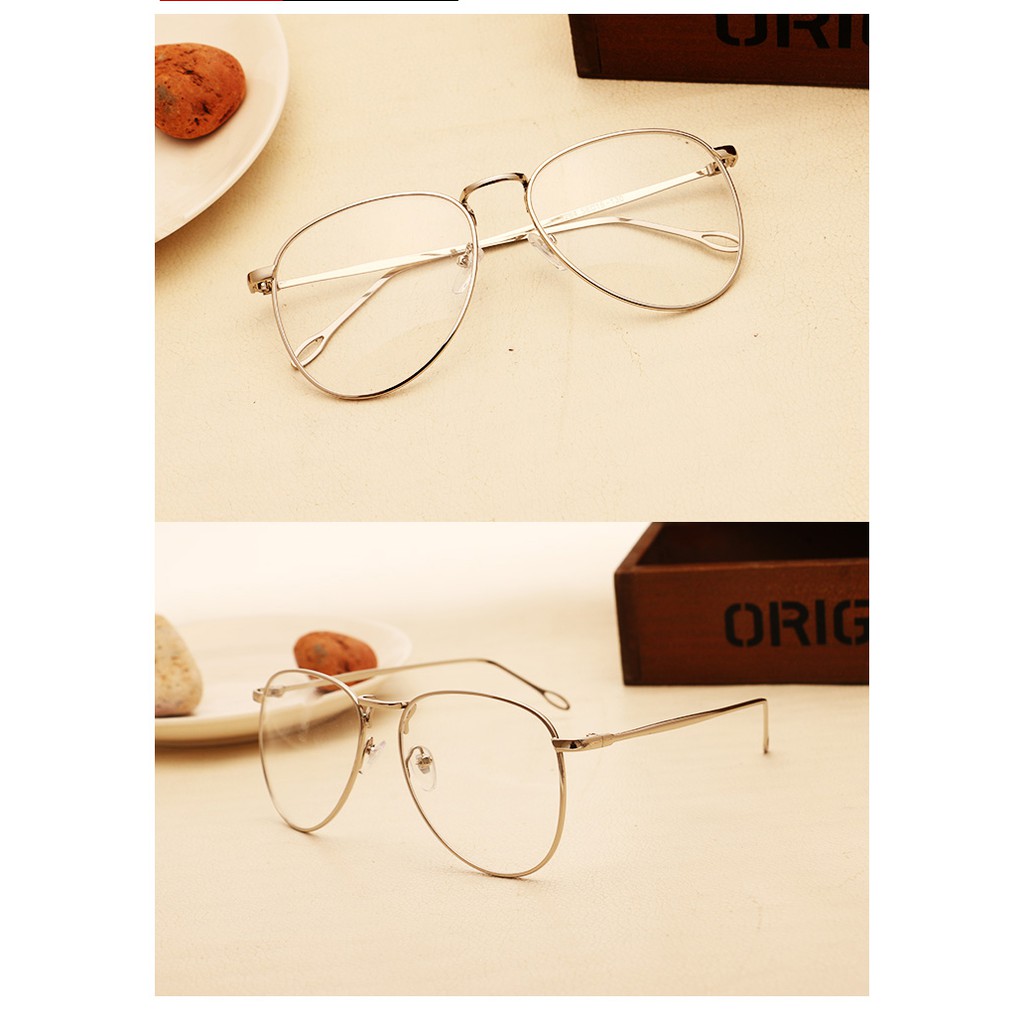 Kính cận gọng tròn cá tính