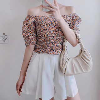 Chân váy xếp ly ngắn nhiều
