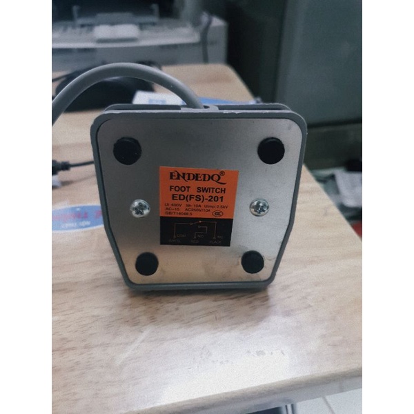 Công Tắc Bàn Đạp Chân 250VAC-10A TFS-201