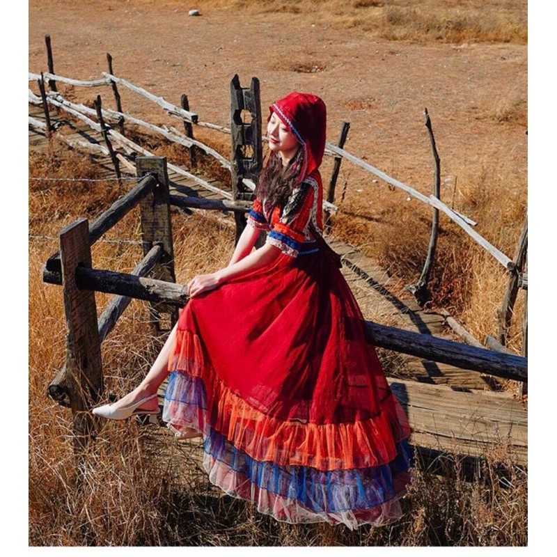 Có nón|Đầm đỏ thổ cẩm hoạ tiết boho vintage, váy xoè nhiều tầng phối màu siêu phẩm