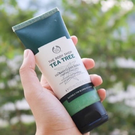 Tẩy tế bào chết da mụn the body shop tea tree squeaky clean scrub 100ml