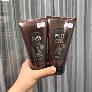 Sữa Rửa Mặt Đường Đen Skinfood Black Sugar Perfect Scrub Foam 180gr.