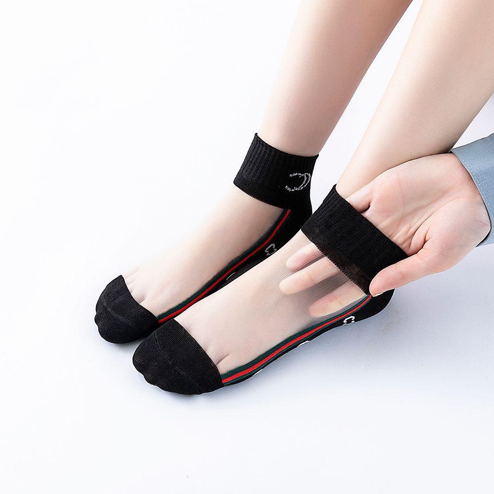 Vớ Lụa Mỏng Mềm Vô Hình Thoáng Khí Không Trượt In Chữ Cho Nữ