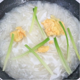 Mứt Dừa Sáp Lá Dứa 250g