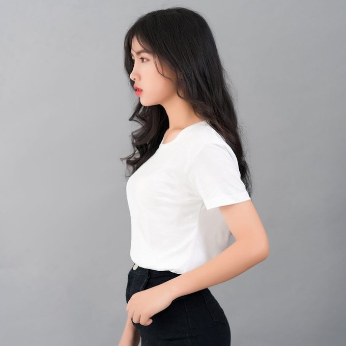 Áo thun nam nữ màu trắng đen ngắn tay cổ tròn dáng xuông | BigBuy360 - bigbuy360.vn