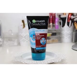 Sữa rửa mặt garnier 3in1 kohle