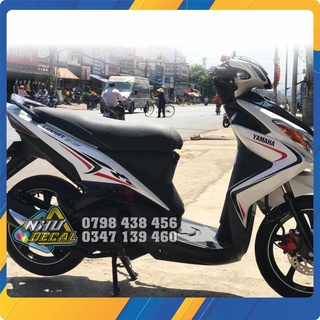 Tem rời Luvias chỉ đỏ đen xe trắng